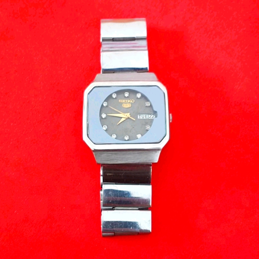 Vintage Seiko men's automatic watch w/diamonds